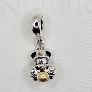 💫Authentic Pandora ⭐️RETIRED⭐️ DISNEY MICKEY DANGLE CHARM